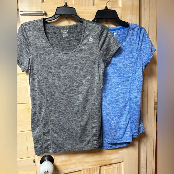 Bundle of 4 shirts: Nike, Reebok, Avia. Women’s workout shirts. Dri-fit. - Picture 5 of 7